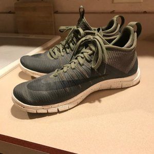 Nike FC Hypervenom 2 mid Mens Trainers